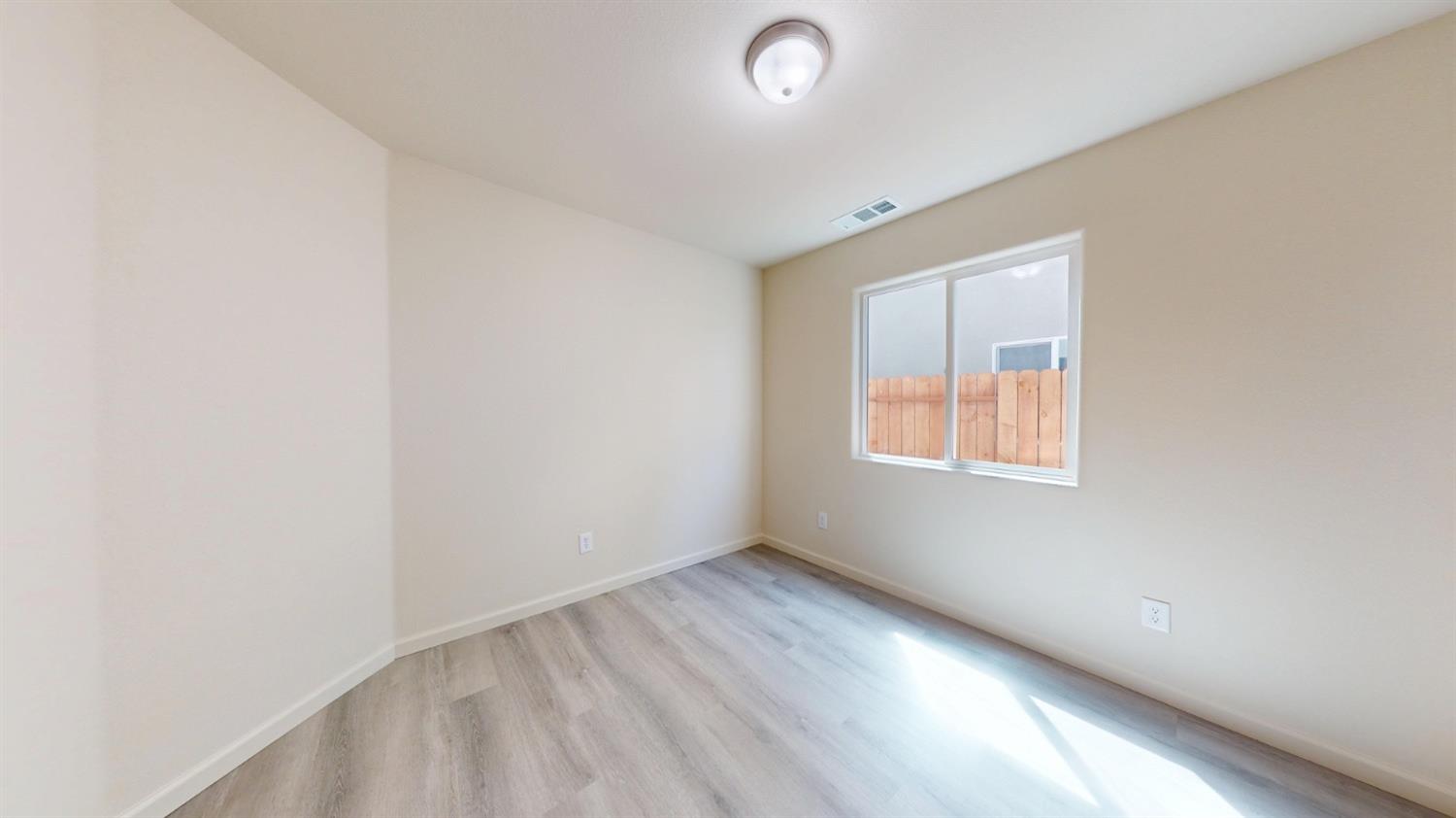 5630 Landon Ln, Riverbank, CA 95367