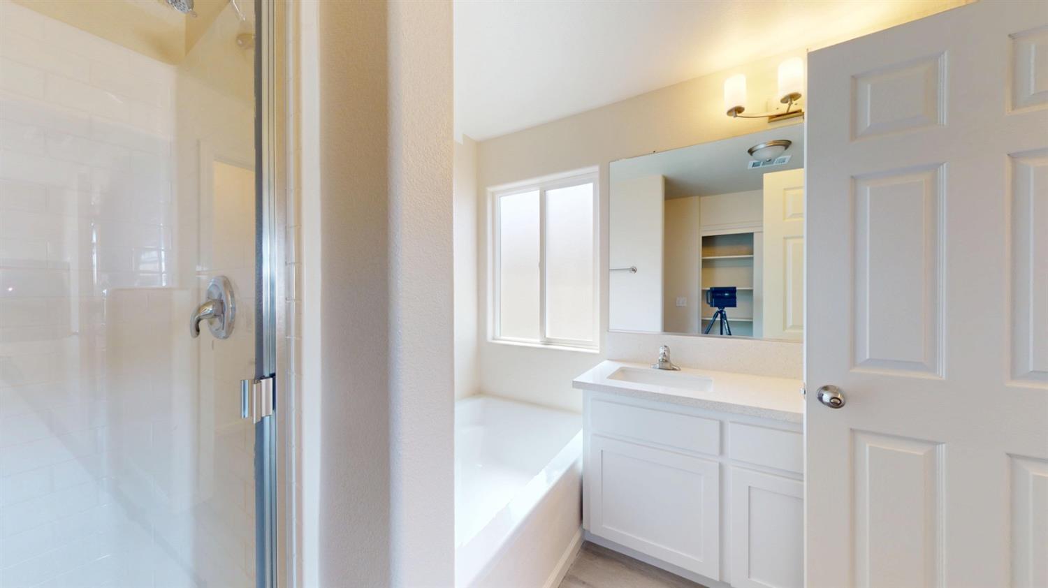 5630 Landon Ln, Riverbank, CA 95367