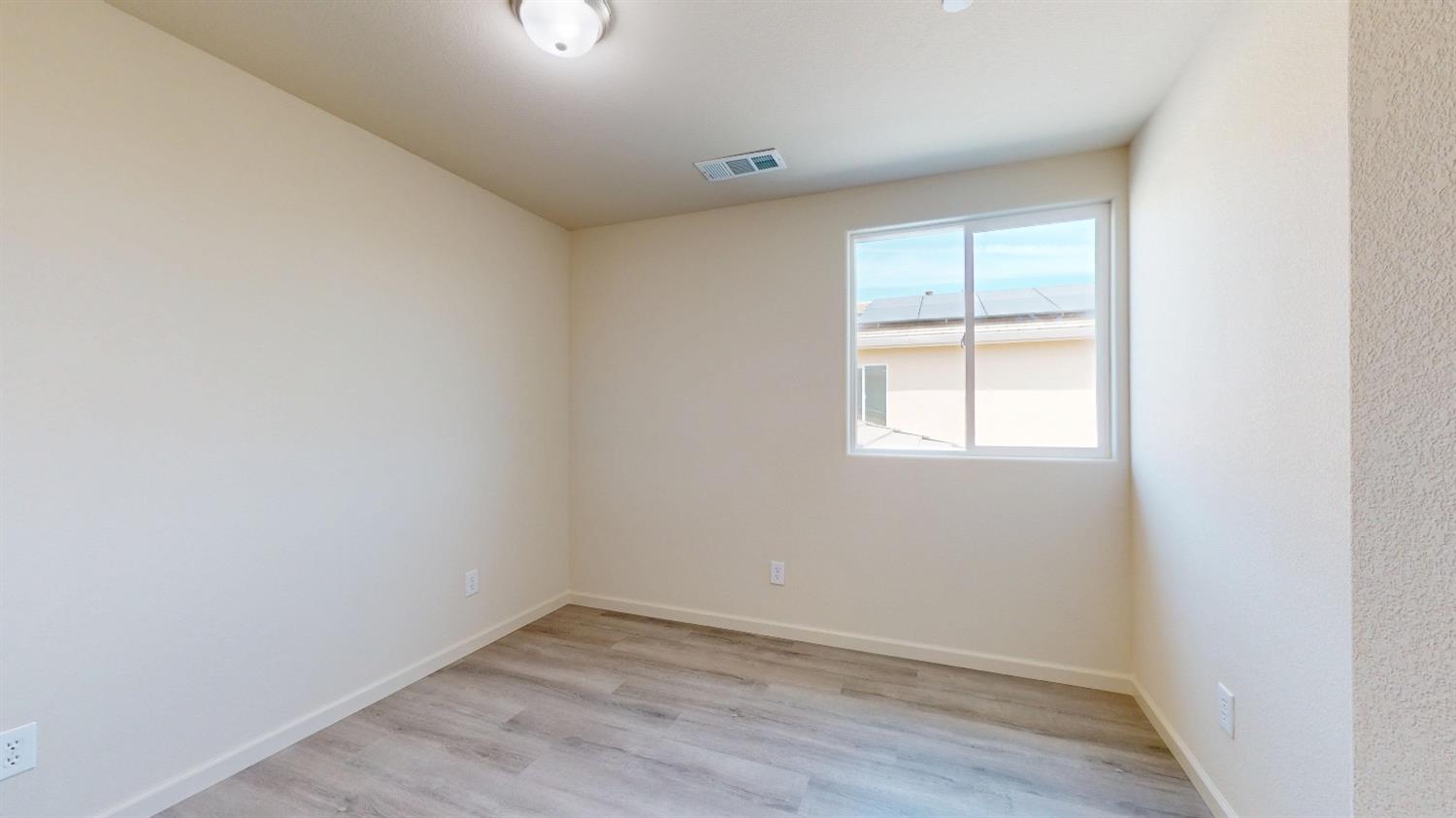 5630 Landon Ln, Riverbank, CA 95367