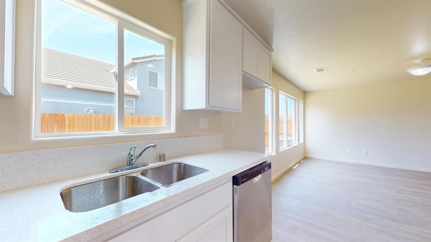 5555 Landon Ln, Riverbank, CA 95367