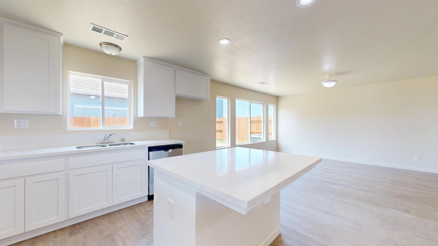 5555 Landon Ln, Riverbank, CA 95367