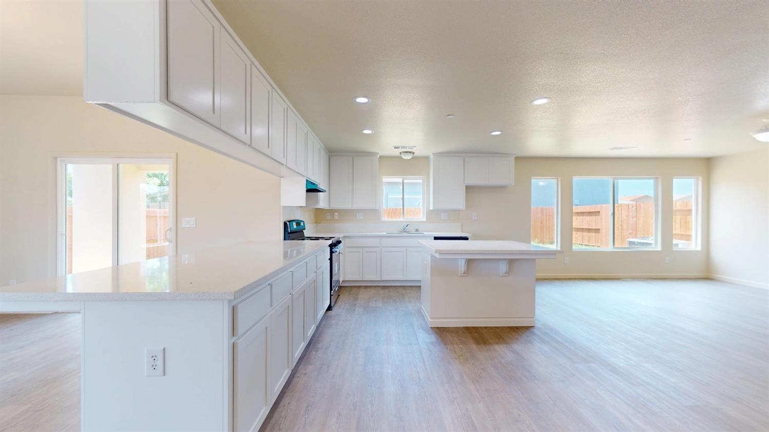 5555 Landon Ln, Riverbank, CA 95367