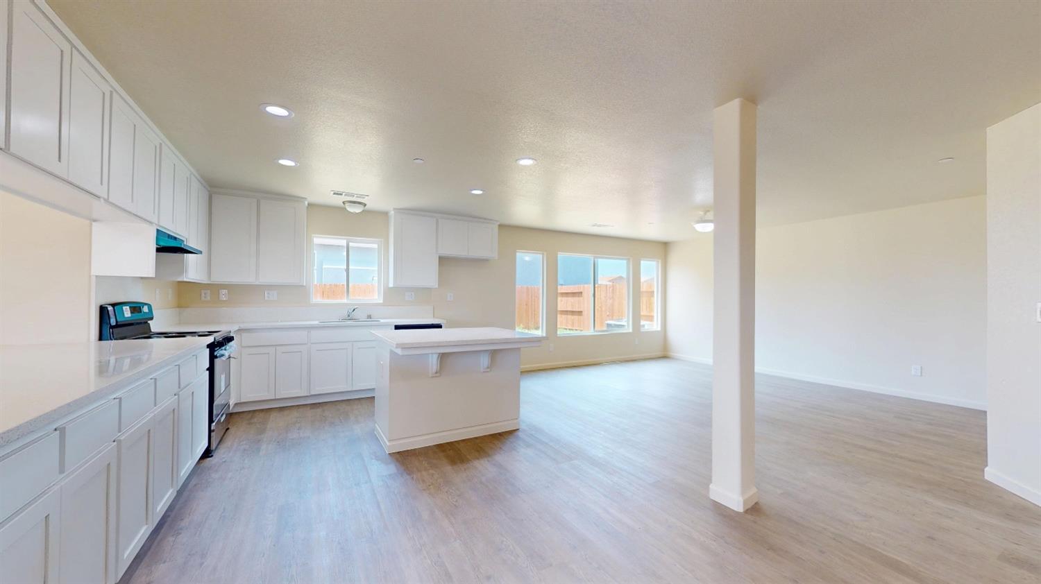 5555 Landon Ln, Riverbank, CA 95367