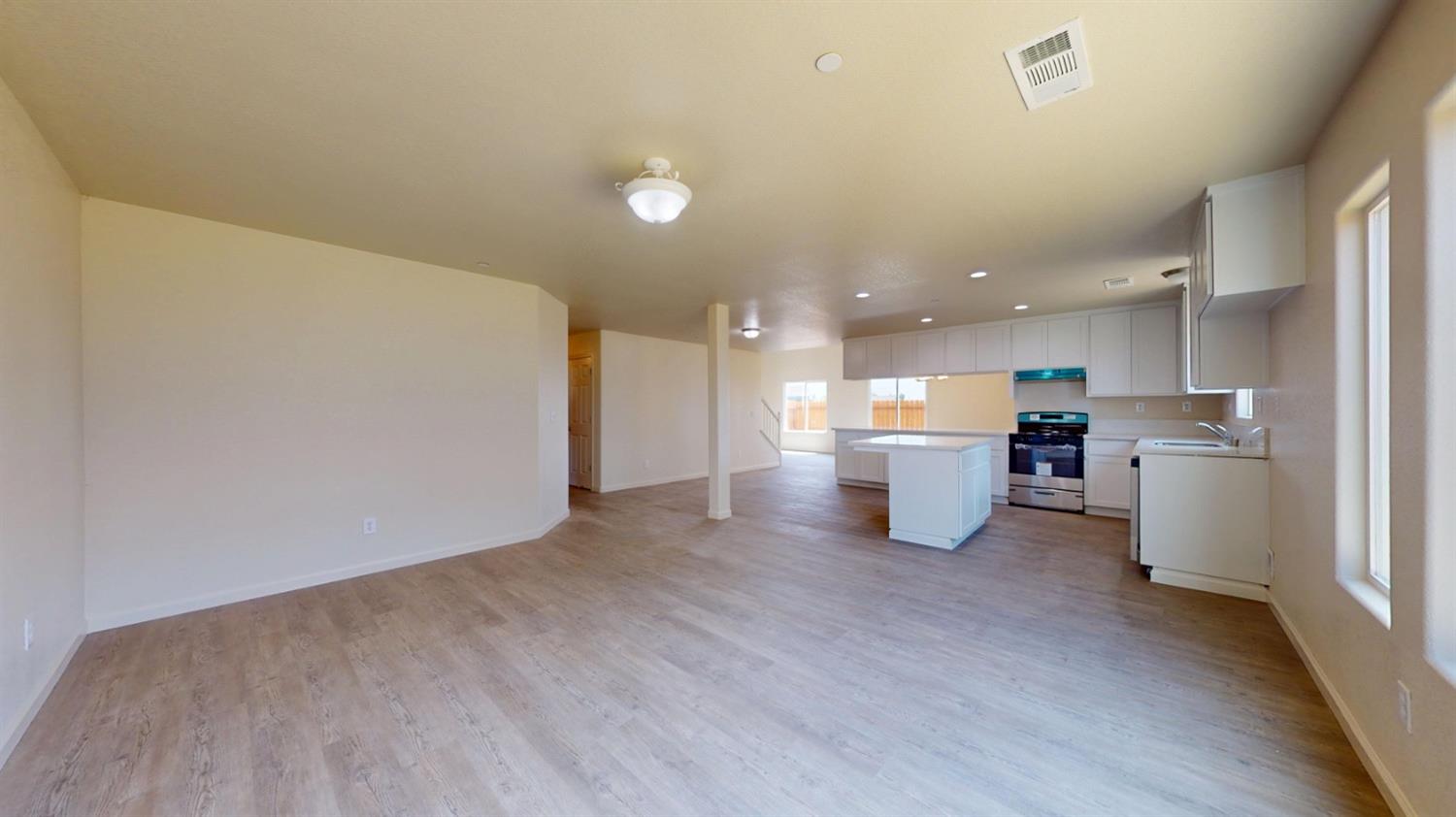 5555 Landon Ln, Riverbank, CA 95367