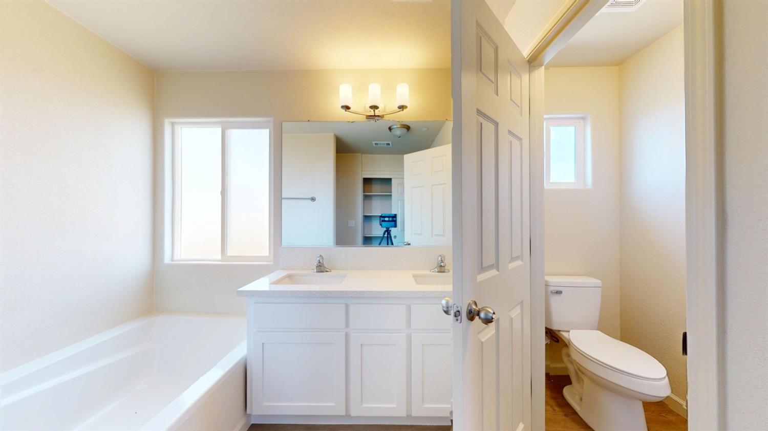 5555 Landon Ln, Riverbank, CA 95367