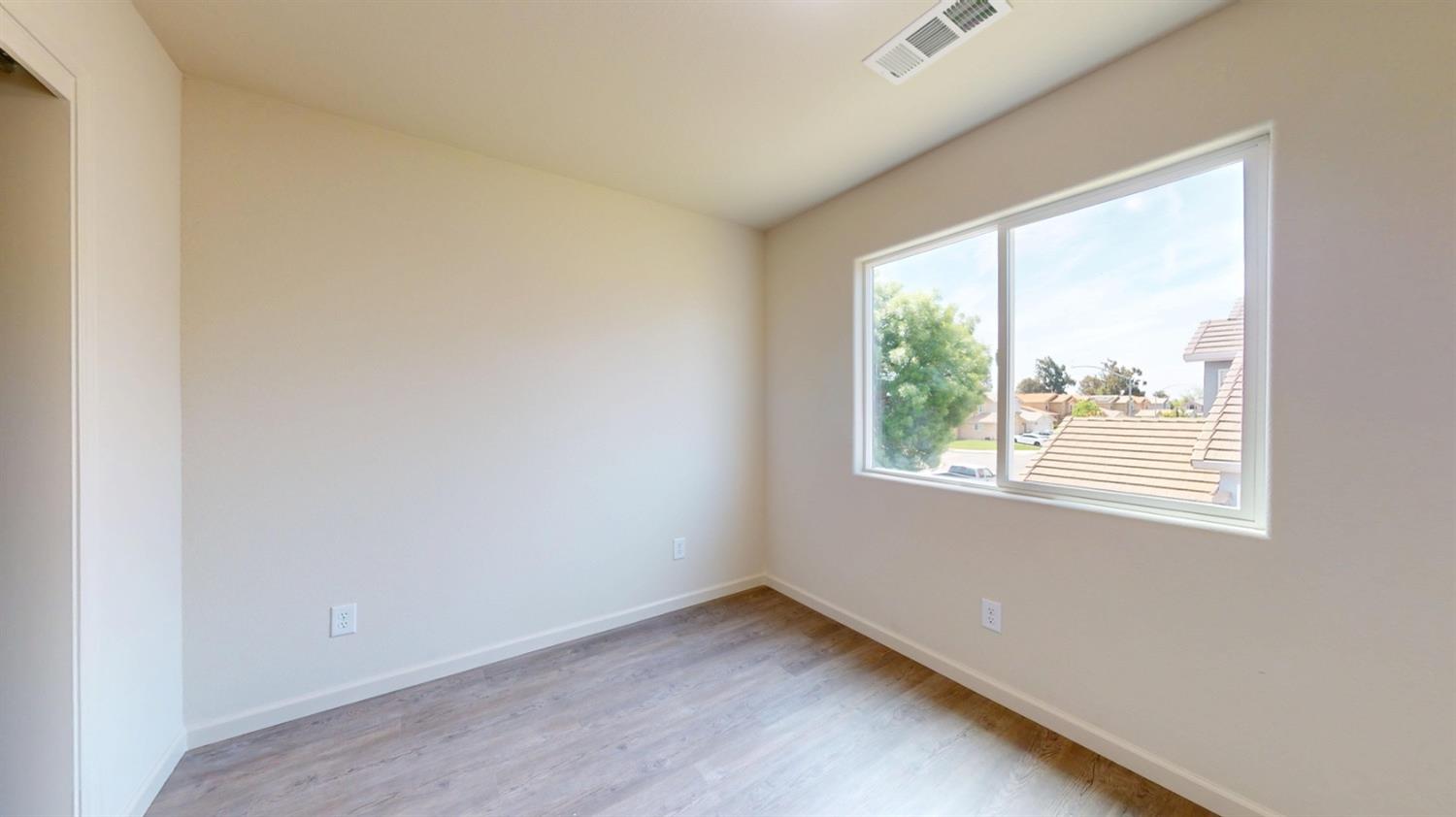 5555 Landon Ln, Riverbank, CA 95367