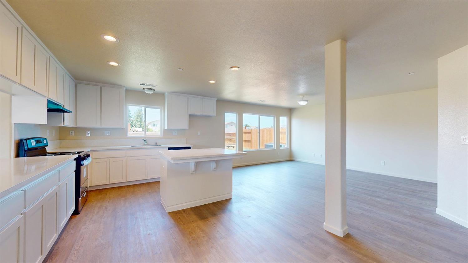 5567 Landon Ln, Riverbank, CA 95367