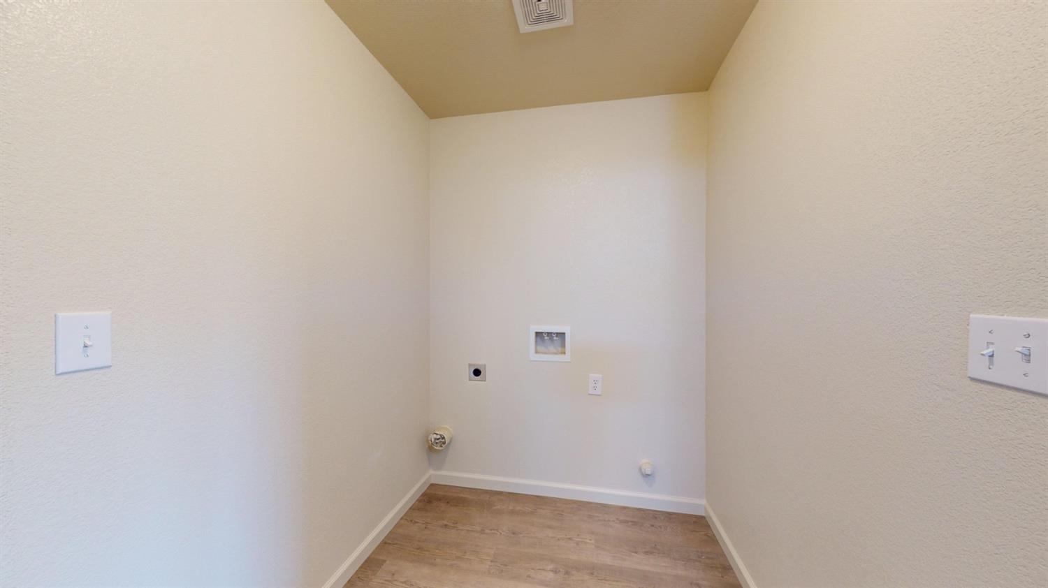 5567 Landon Ln, Riverbank, CA 95367