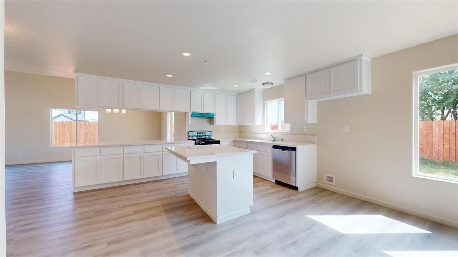 5636 Landon Ln, Riverbank, CA 95367