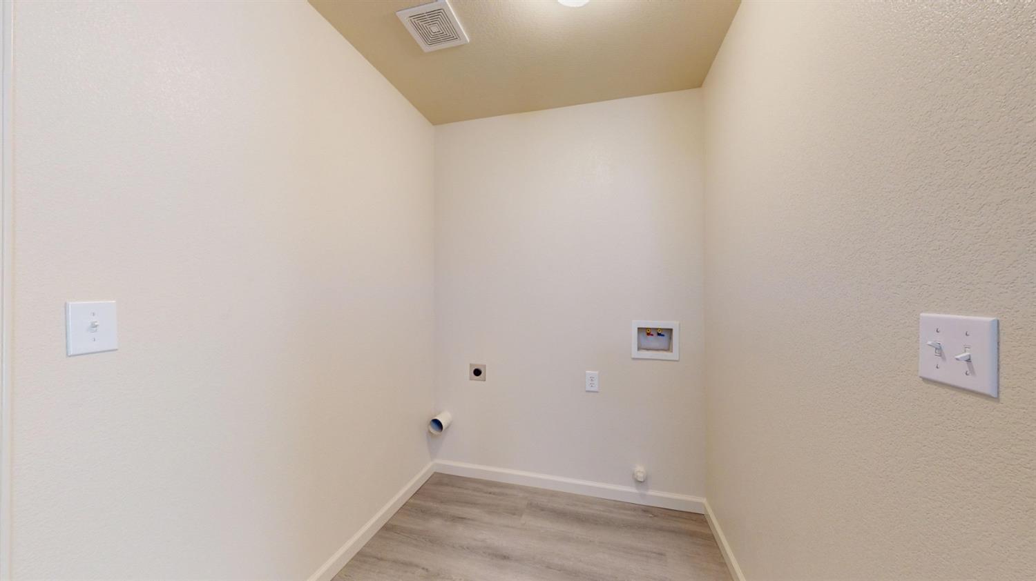 5636 Landon Ln, Riverbank, CA 95367