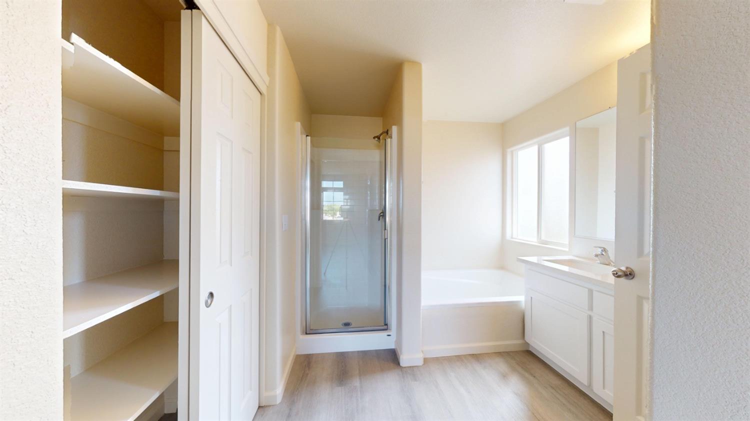 5636 Landon Ln, Riverbank, CA 95367