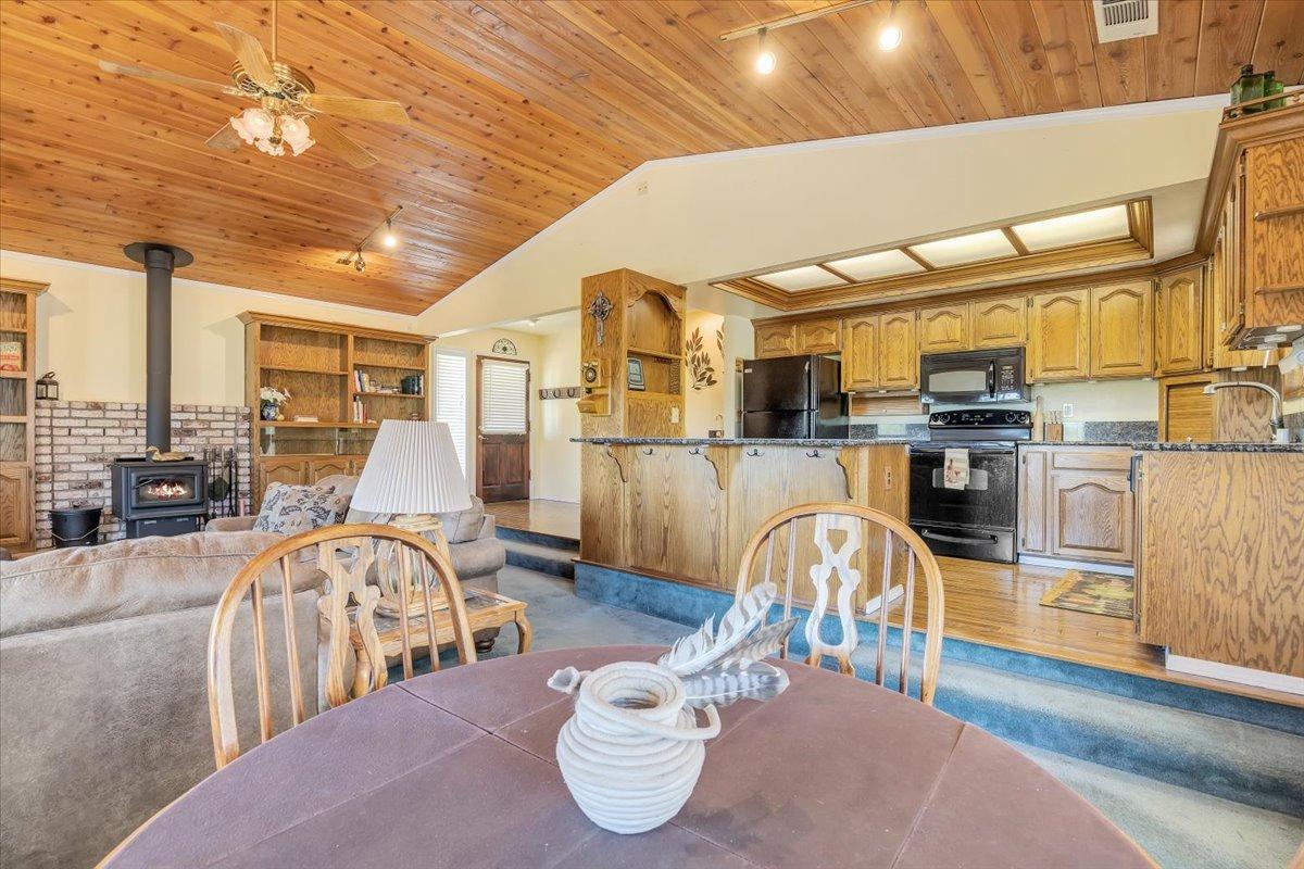 1070 Copper Cove Dr, Copperopolis, CA 95228