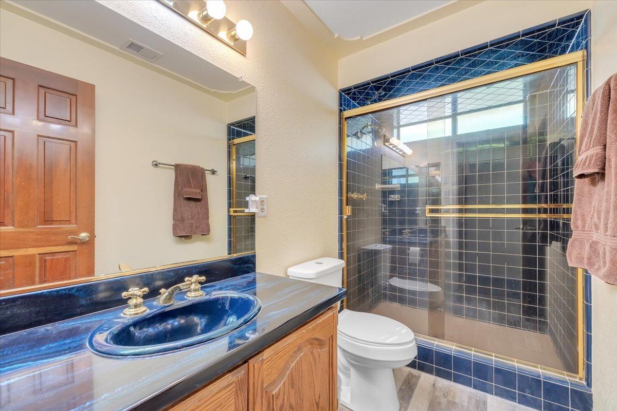 1070 Copper Cove Dr, Copperopolis, CA 95228