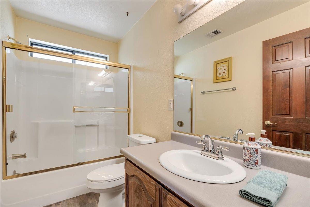 1070 Copper Cove Dr, Copperopolis, CA 95228