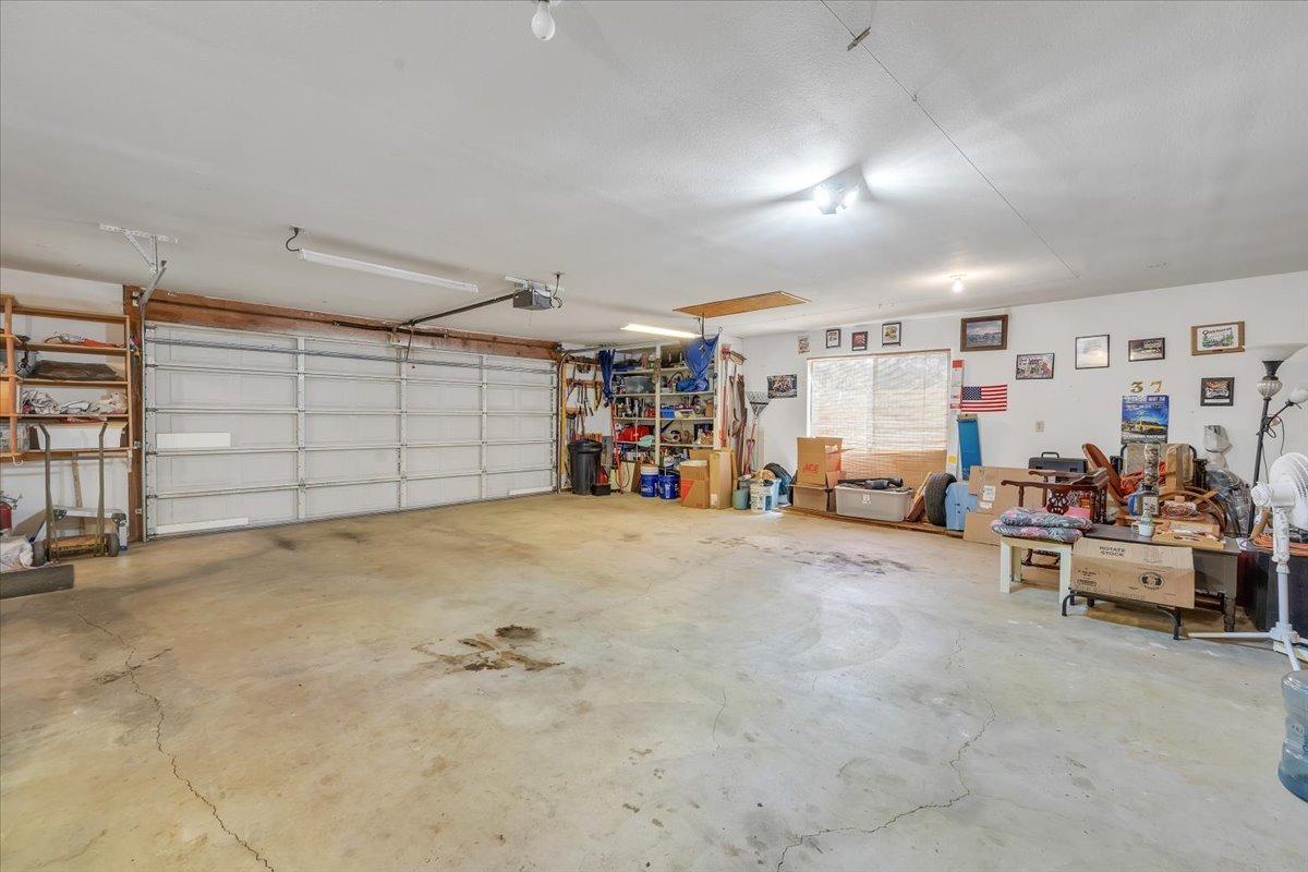 1070 Copper Cove Dr, Copperopolis, CA 95228