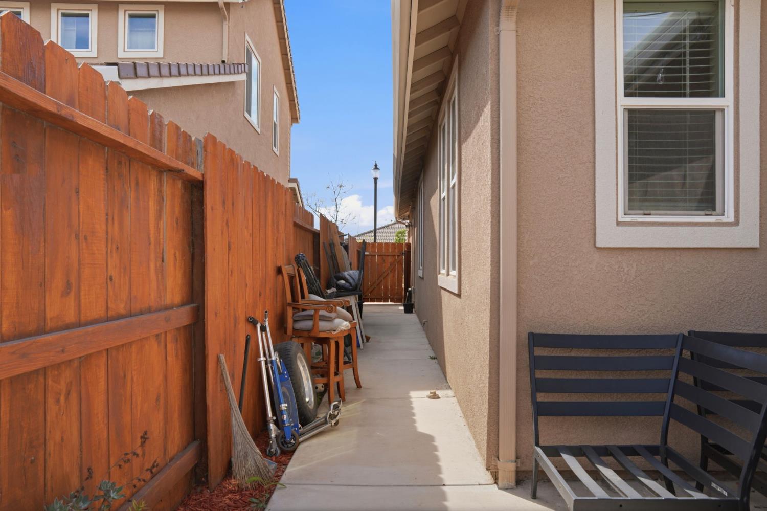 1816 Fire Power Ave, Manteca, CA 95337