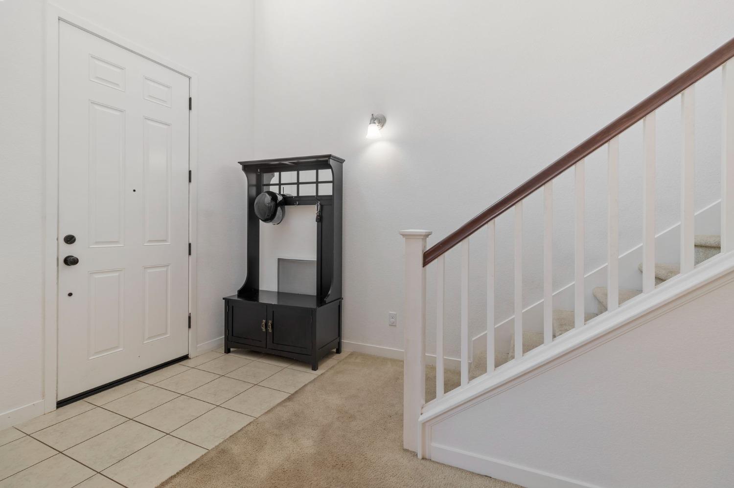 20744 Fairway Dr, Patterson, CA 95363