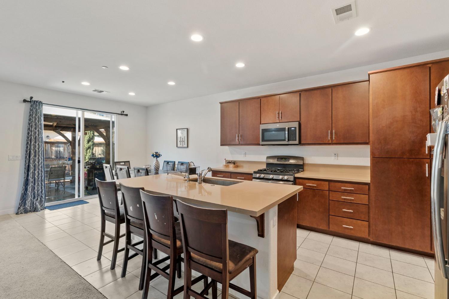 20744 Fairway Dr, Patterson, CA 95363