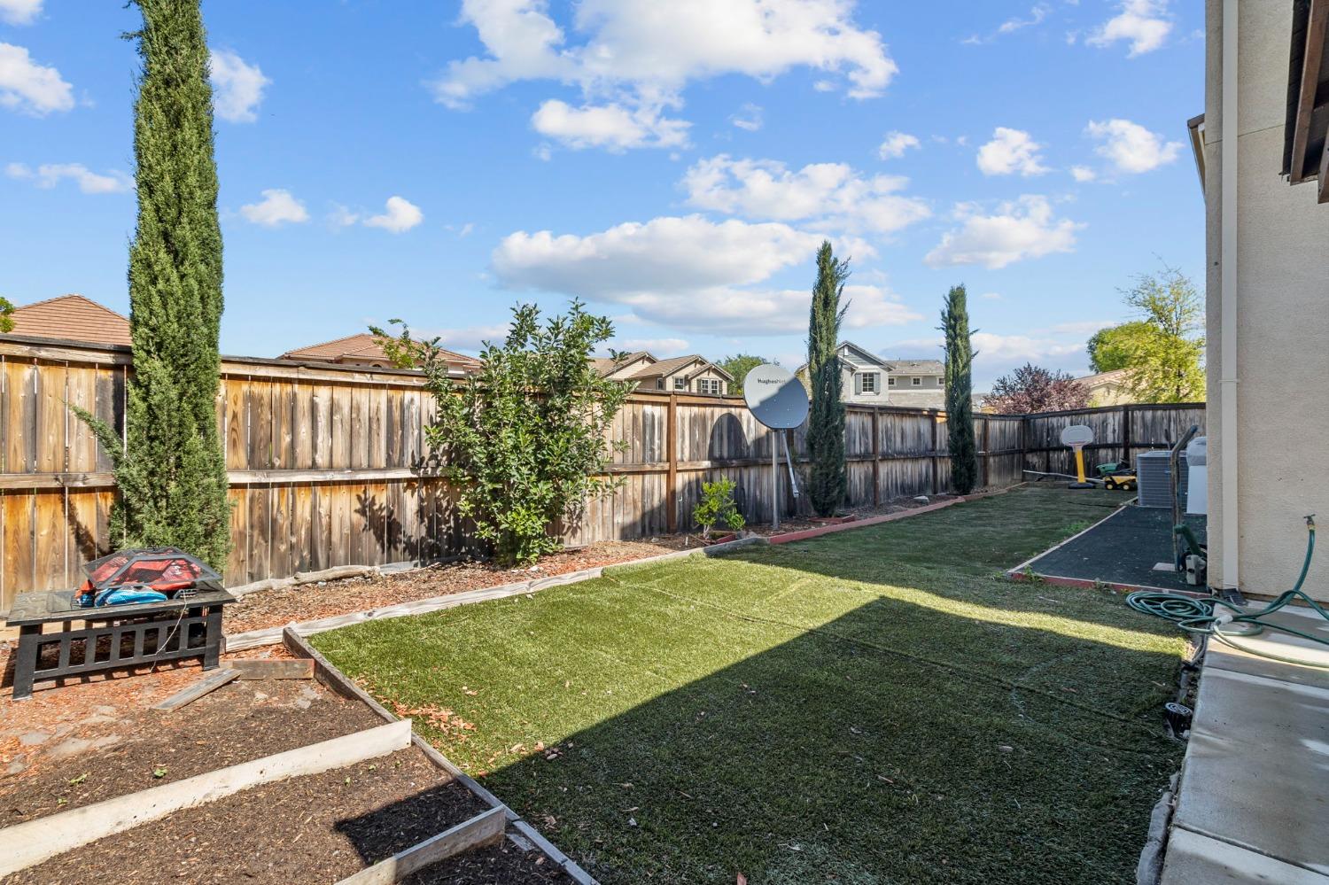 20744 Fairway Dr, Patterson, CA 95363