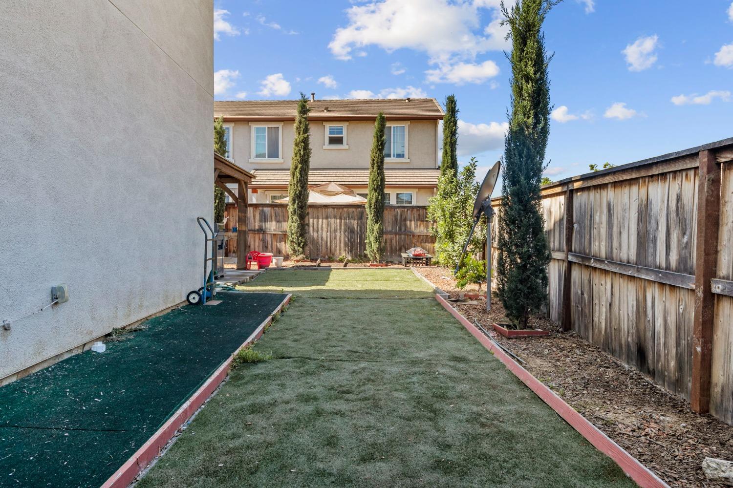 20744 Fairway Dr, Patterson, CA 95363