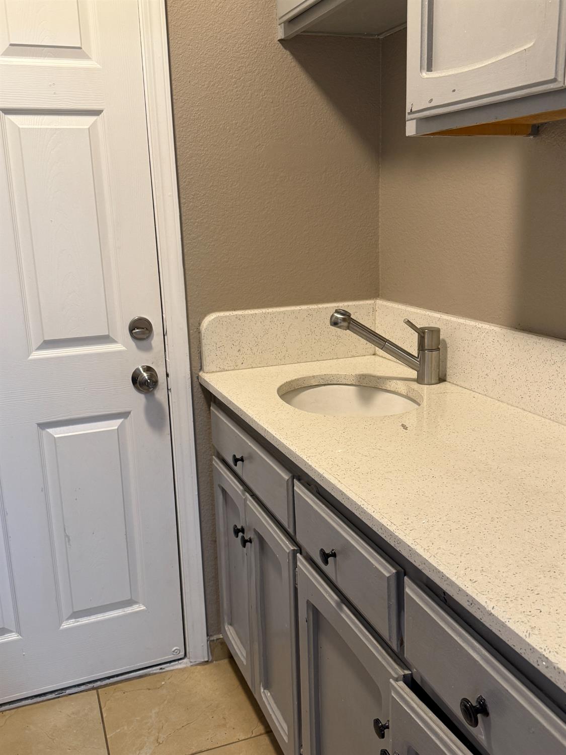 475 Santa Barbara St, Los Banos, CA 93635