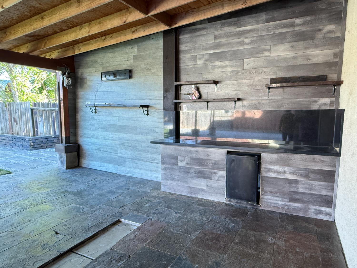 475 Santa Barbara St, Los Banos, CA 93635