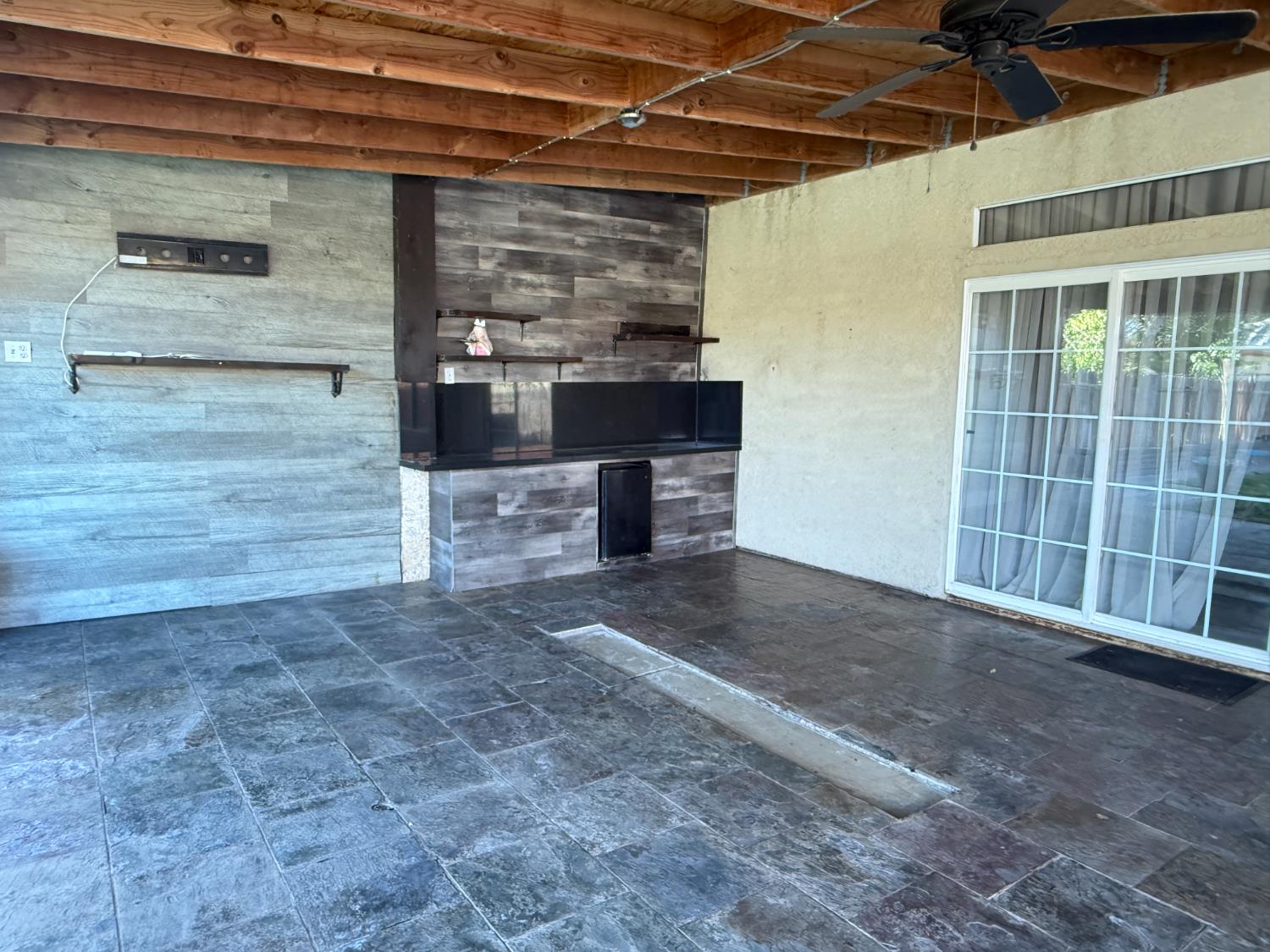 475 Santa Barbara St, Los Banos, CA 93635