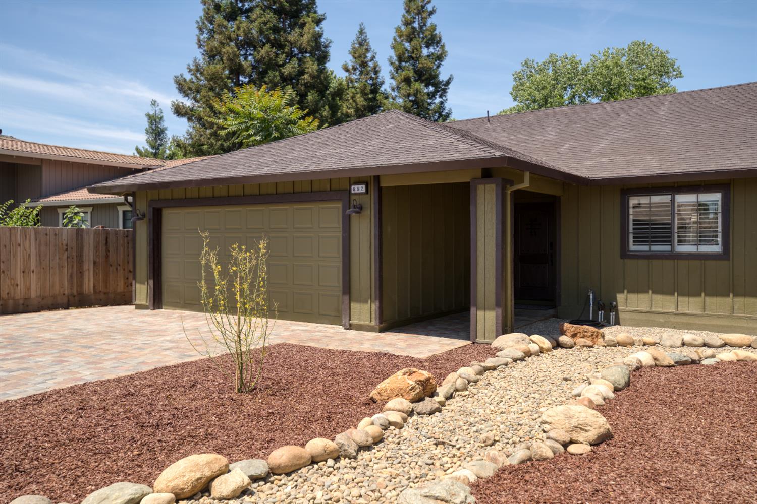 892 River Bluff Dr, Oakdale, CA 95361
