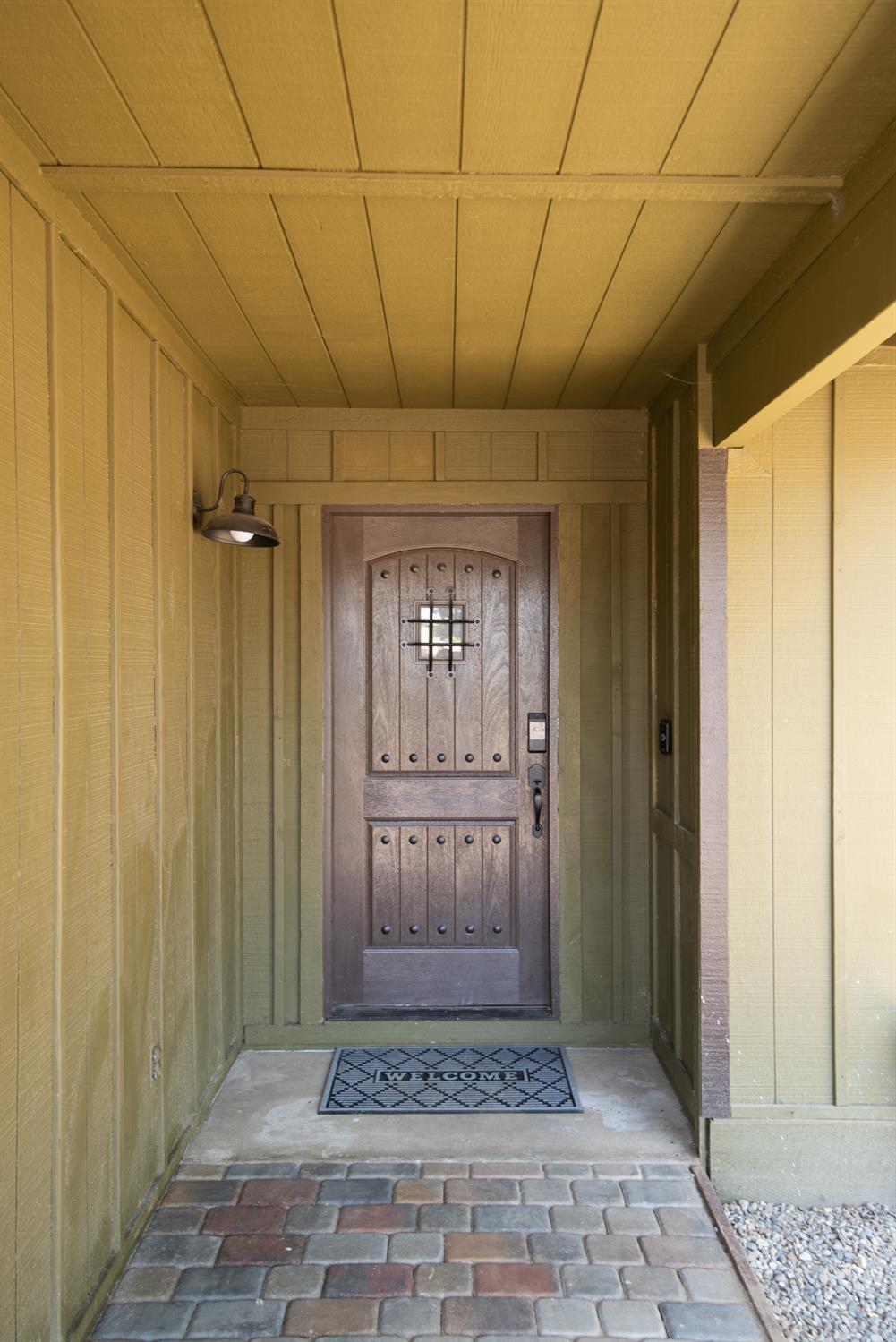 892 River Bluff Dr, Oakdale, CA 95361