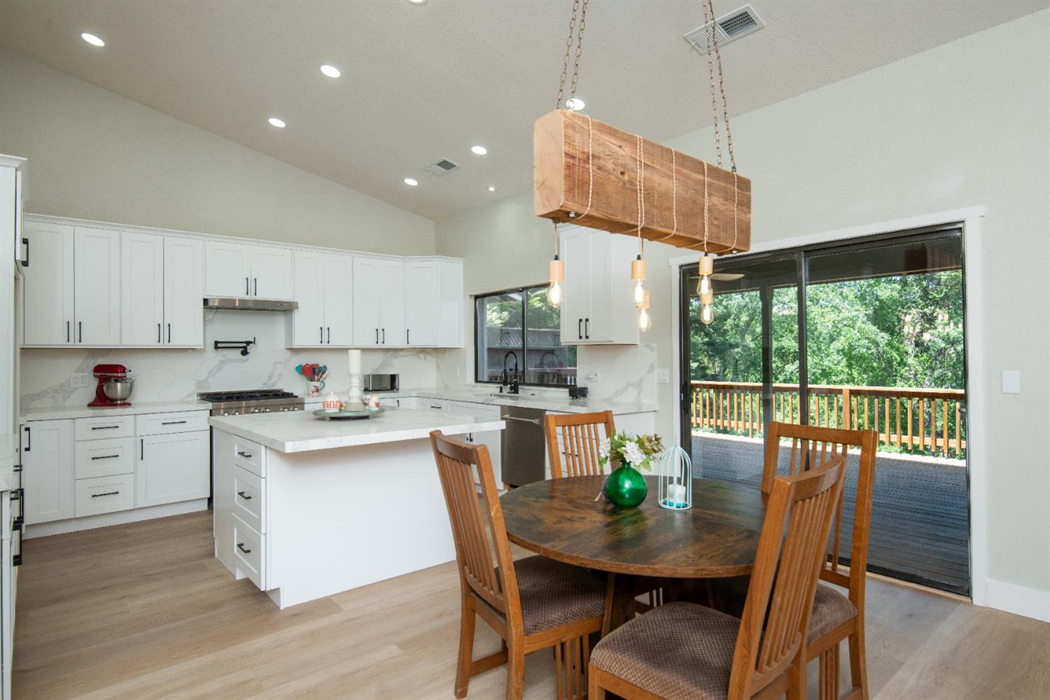 892 River Bluff Dr, Oakdale, CA 95361