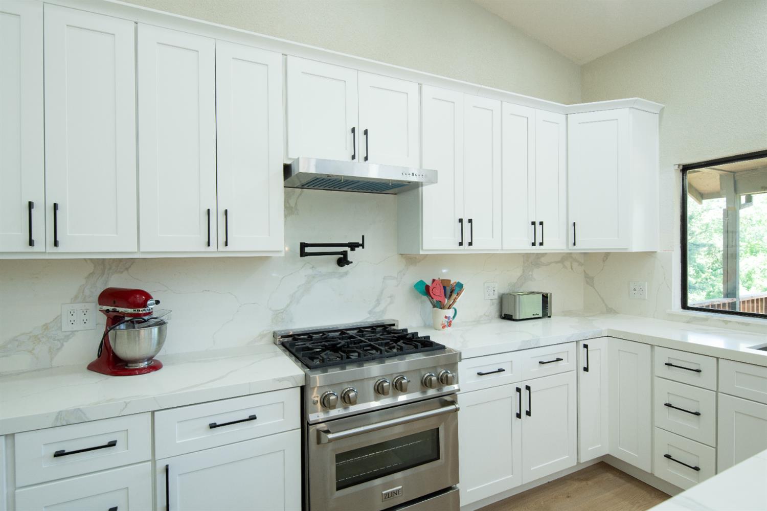 892 River Bluff Dr, Oakdale, CA 95361