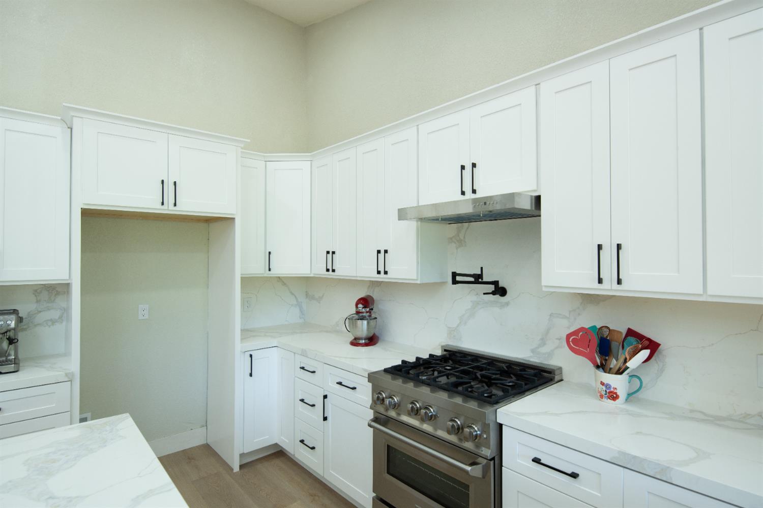 892 River Bluff Dr, Oakdale, CA 95361