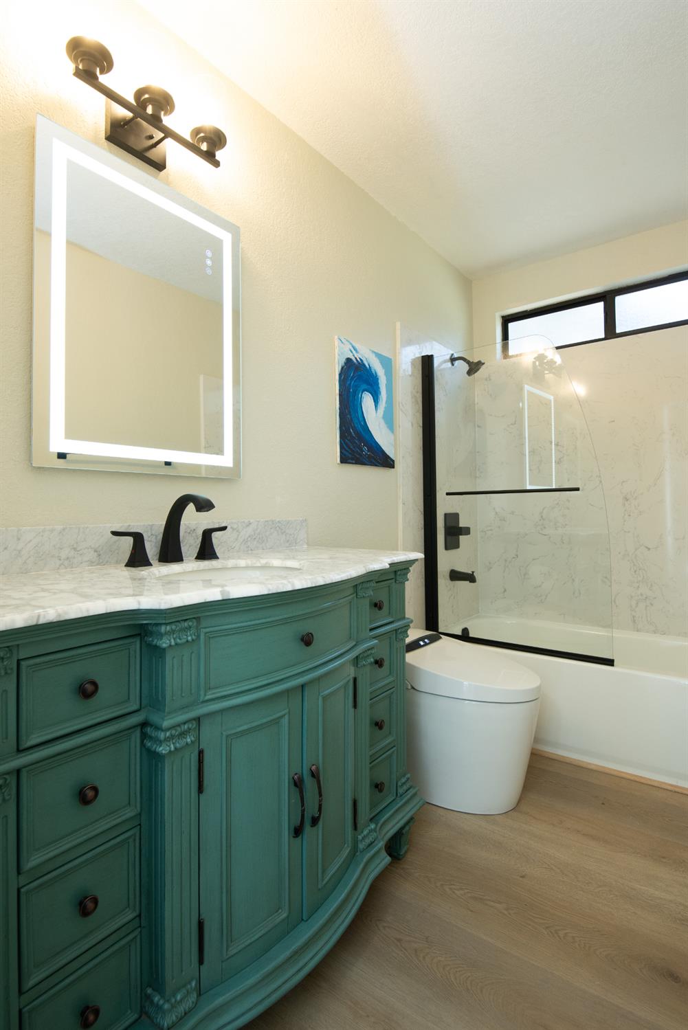 892 River Bluff Dr, Oakdale, CA 95361