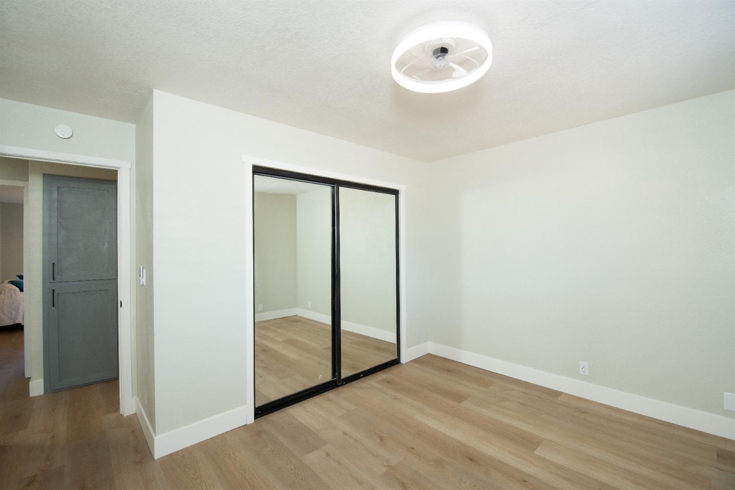 892 River Bluff Dr, Oakdale, CA 95361