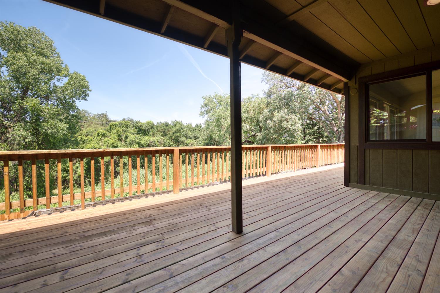 892 River Bluff Dr, Oakdale, CA 95361