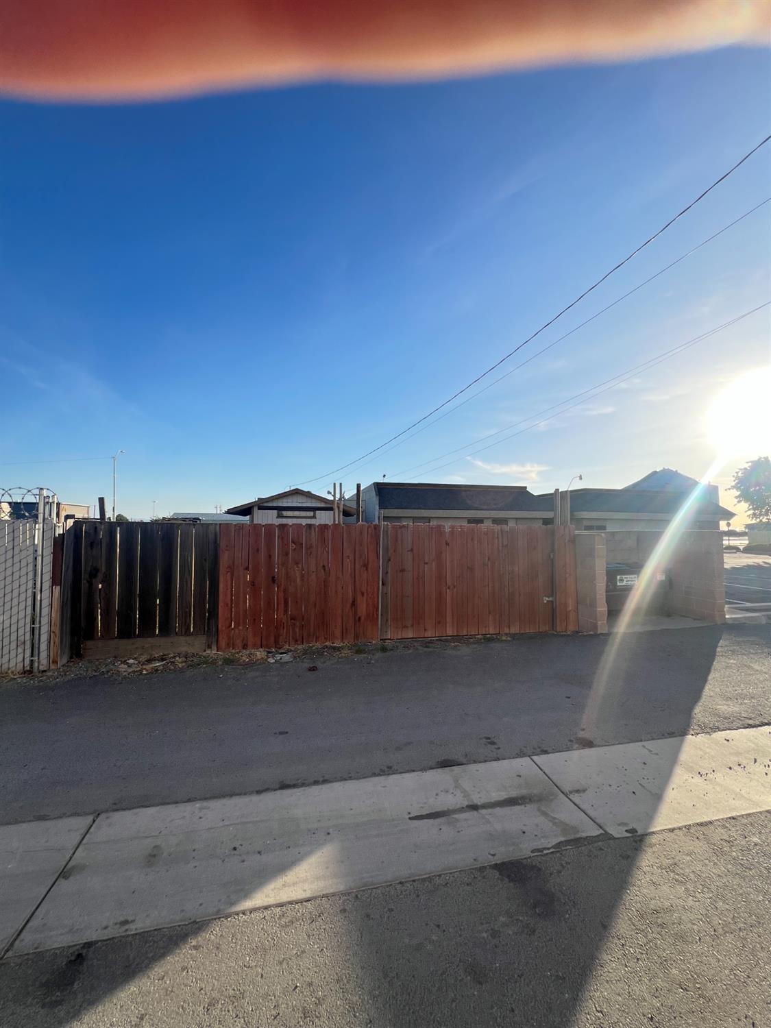 927 N St, Firebaugh, CA 93622