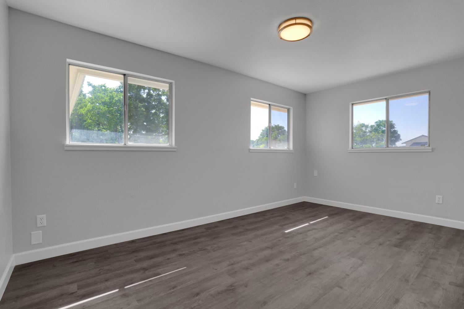 1412 E Glenwood Ave, Turlock, CA 95380