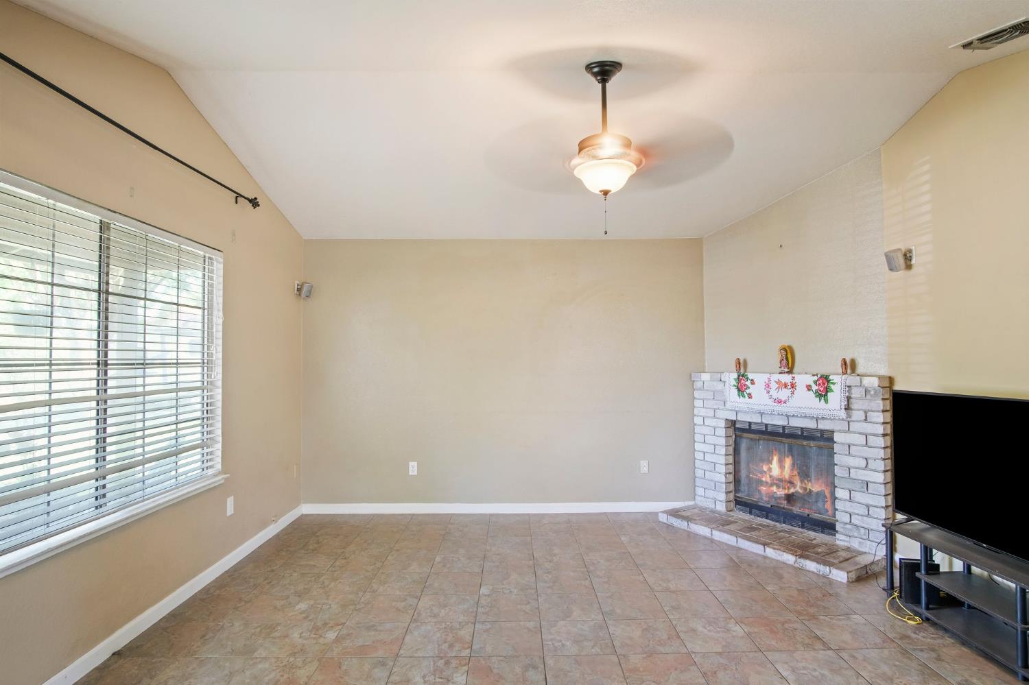 1357 Mark Ct, Turlock, CA 95380