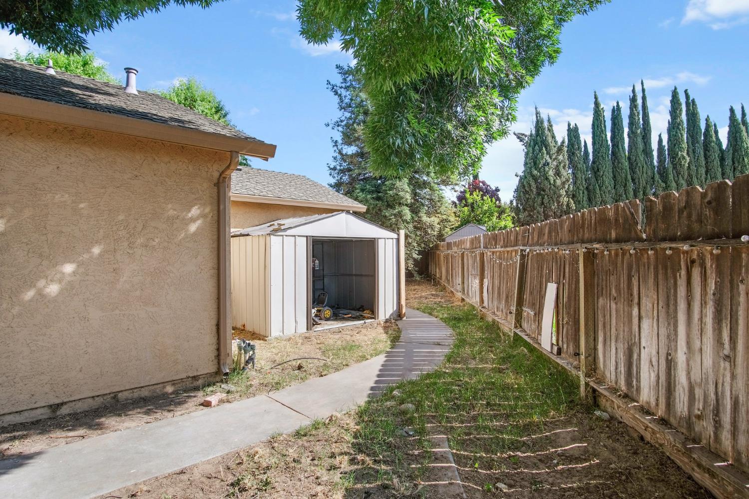 1357 Mark Ct, Turlock, CA 95380