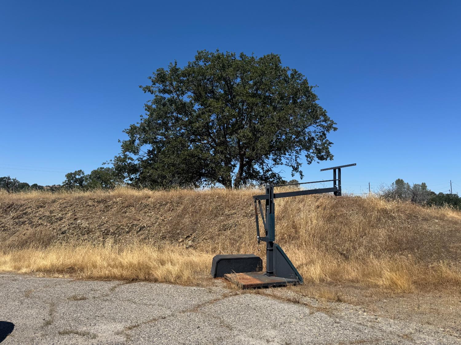 569 Bolivar, La Grange, CA 95329