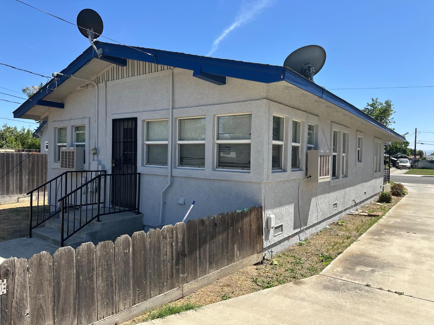 960 962 F St, Los Banos, CA 93635