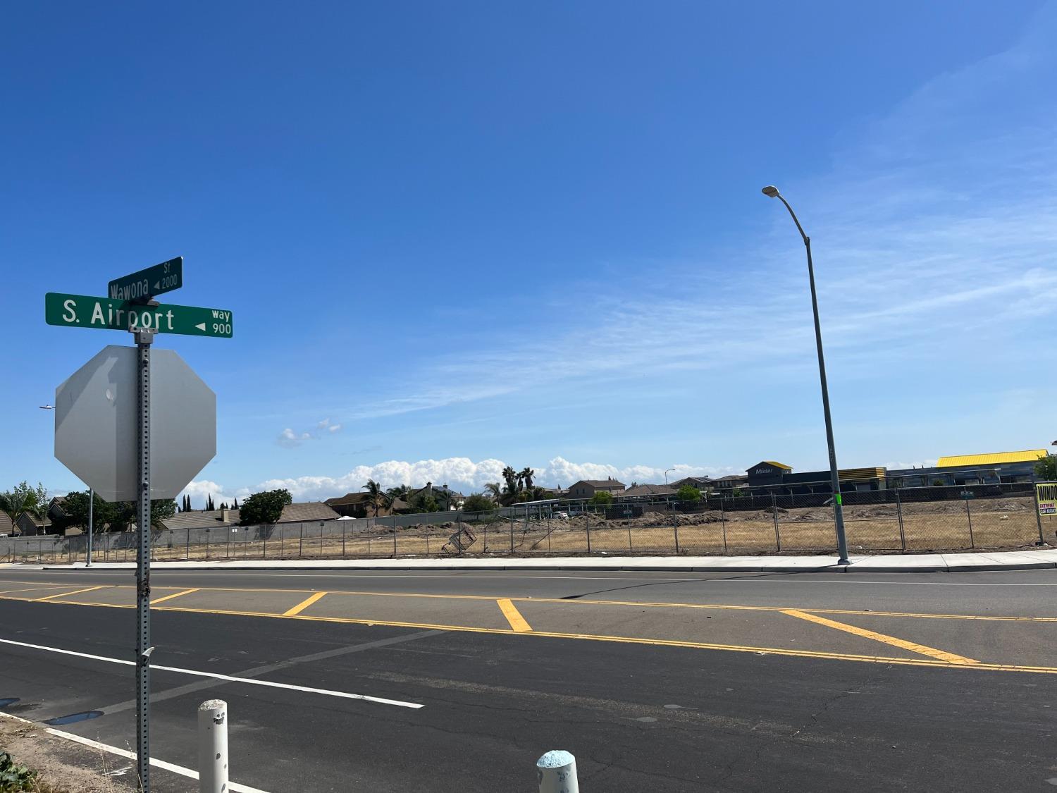 2038 Wawona St, Manteca, CA 95337