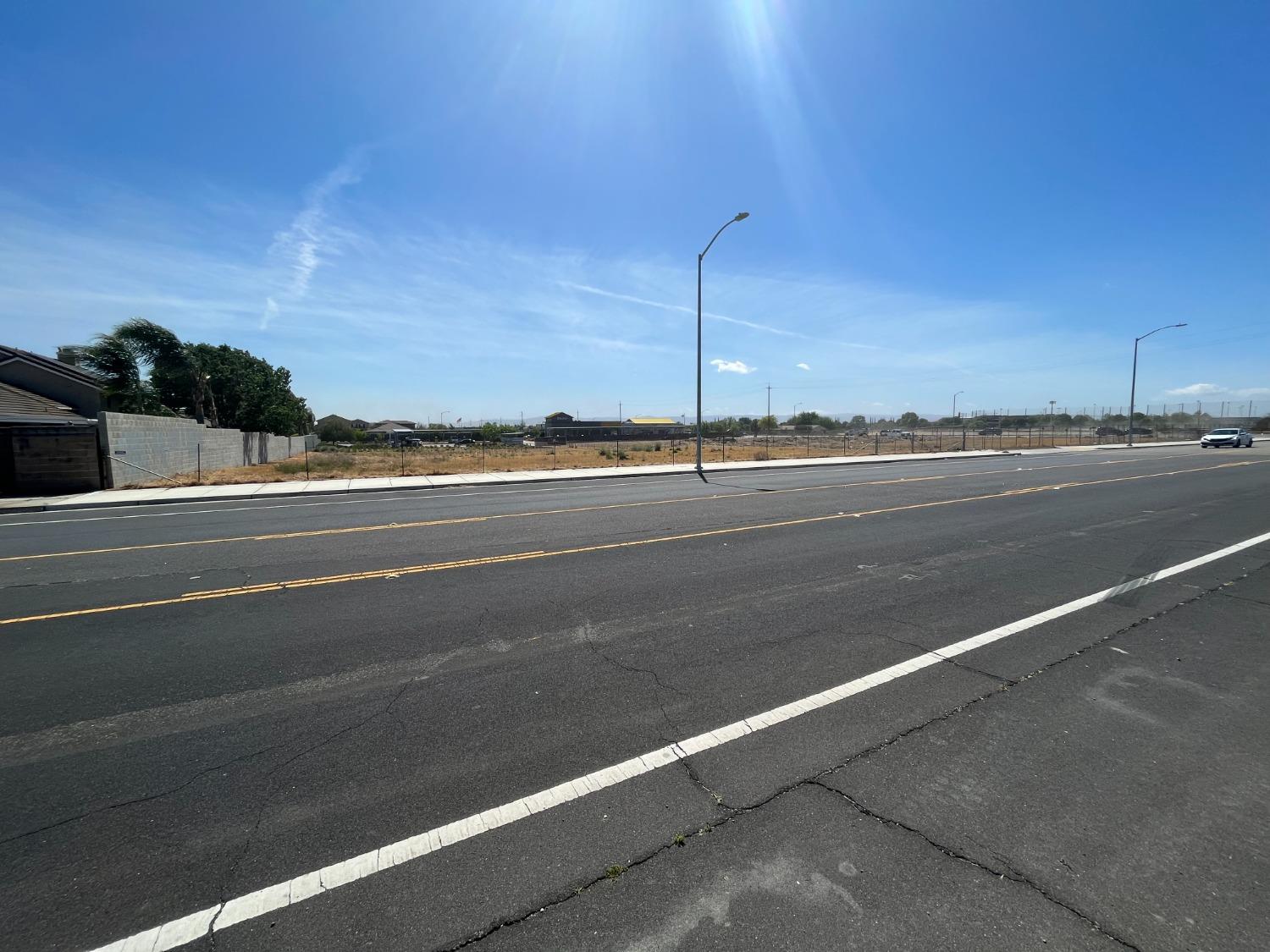 2038 Wawona St, Manteca, CA 95337