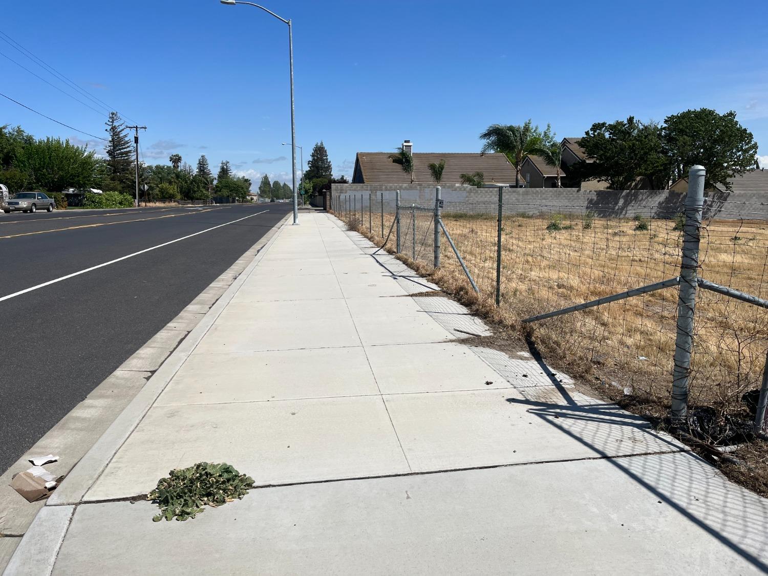 2038 Wawona St, Manteca, CA 95337