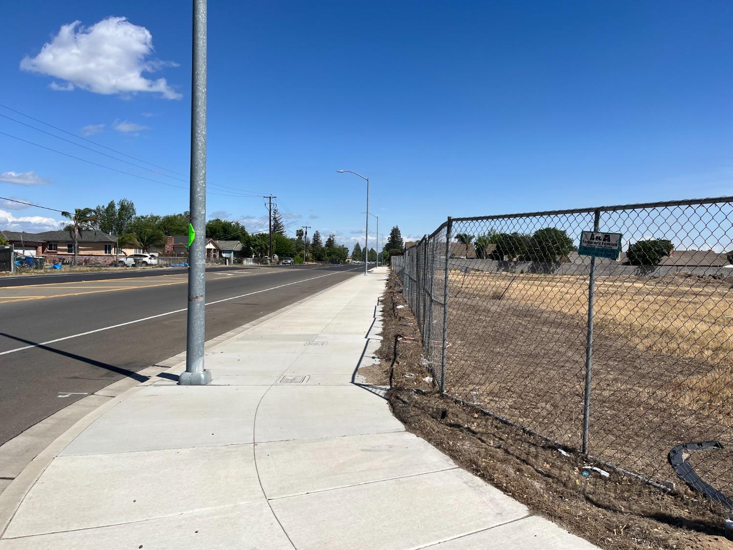 2038 Wawona St, Manteca, CA 95337