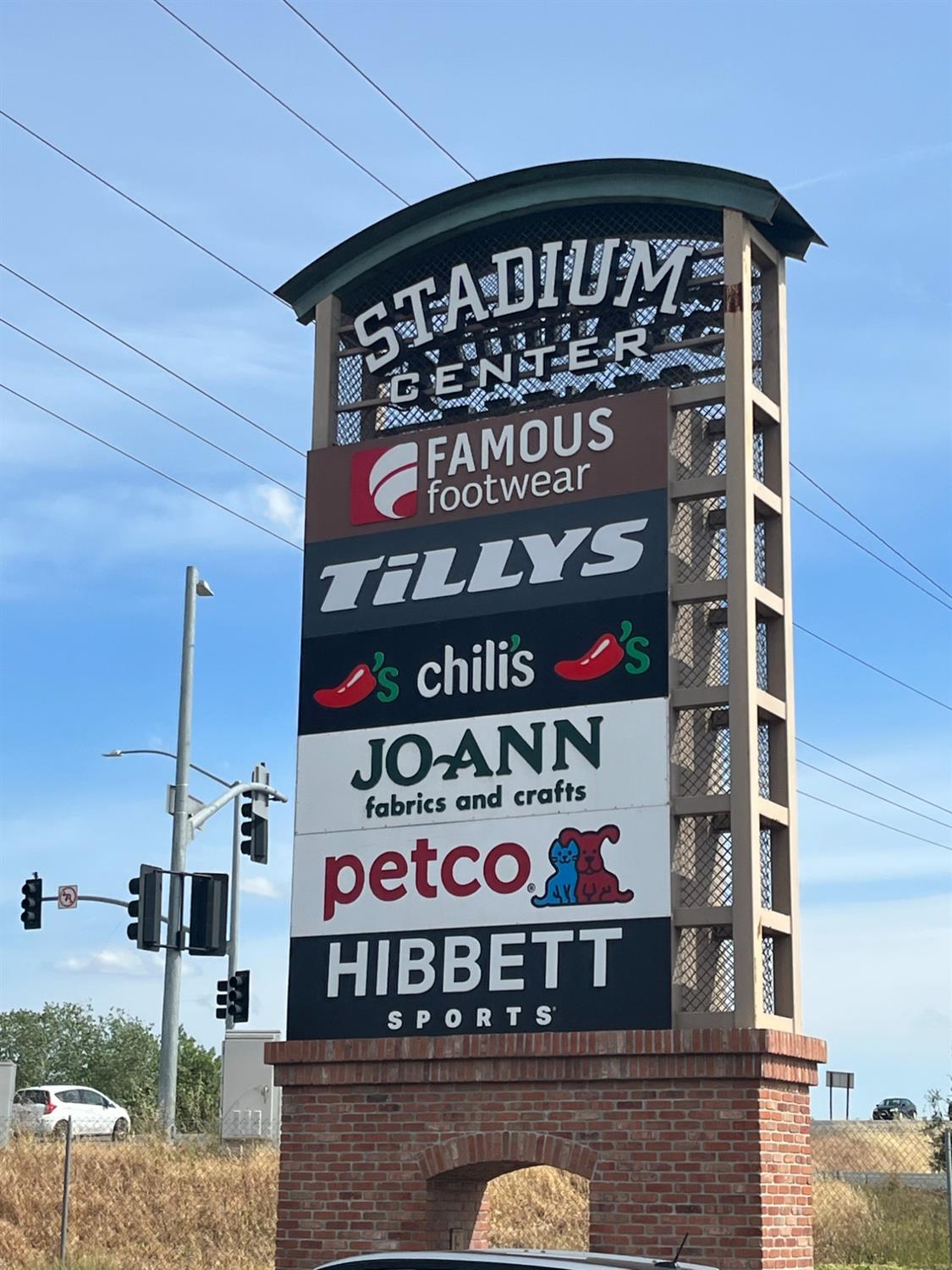 2038 Wawona St, Manteca, CA 95337