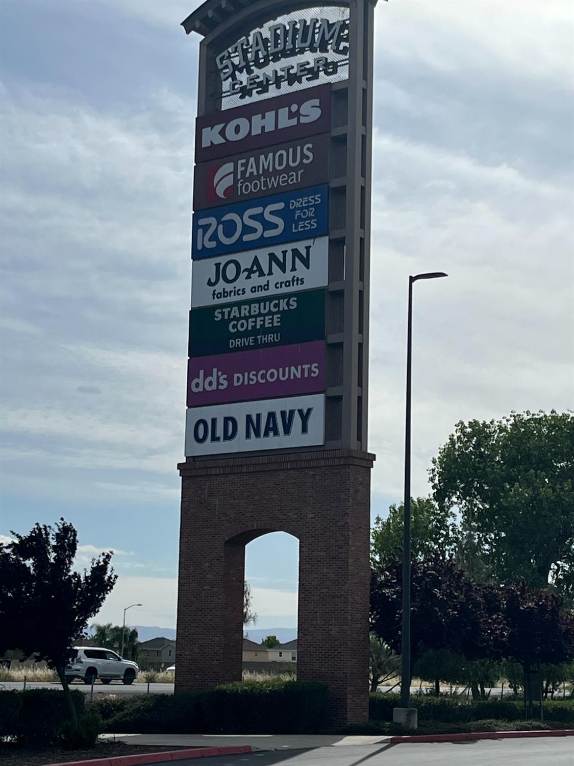 2038 Wawona St, Manteca, CA 95337