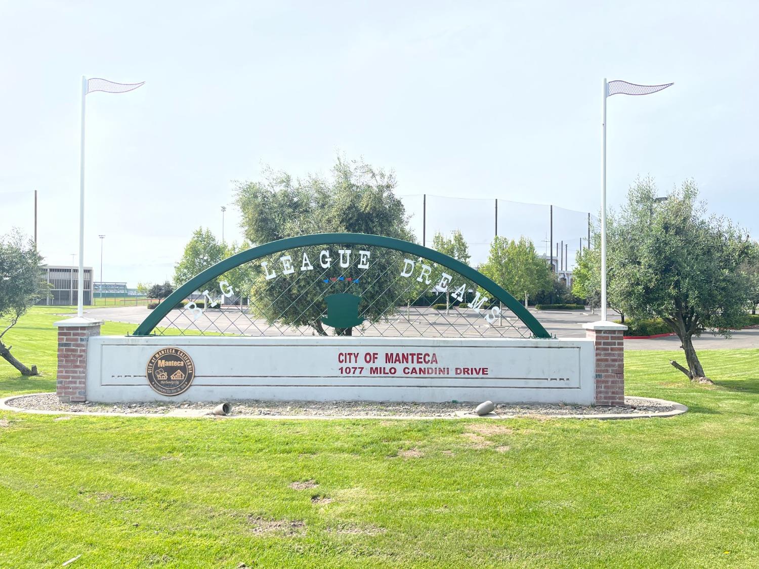 2038 Wawona St, Manteca, CA 95337