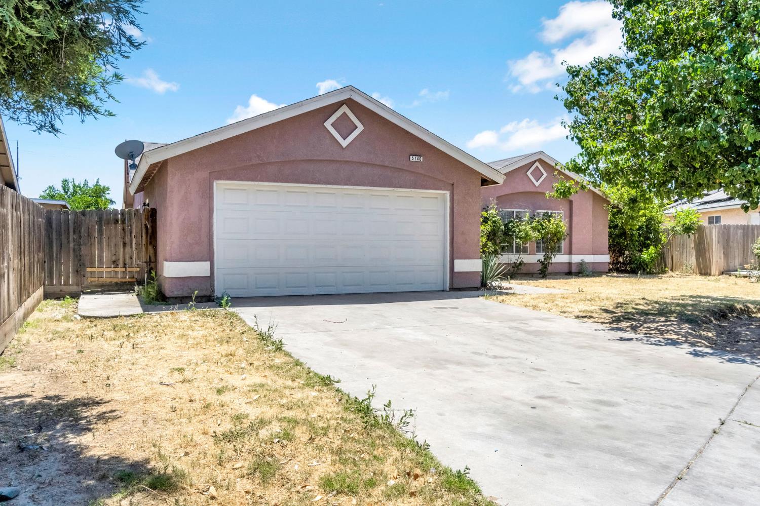 5140 E Belgravia Ave, Fresno, CA 93725