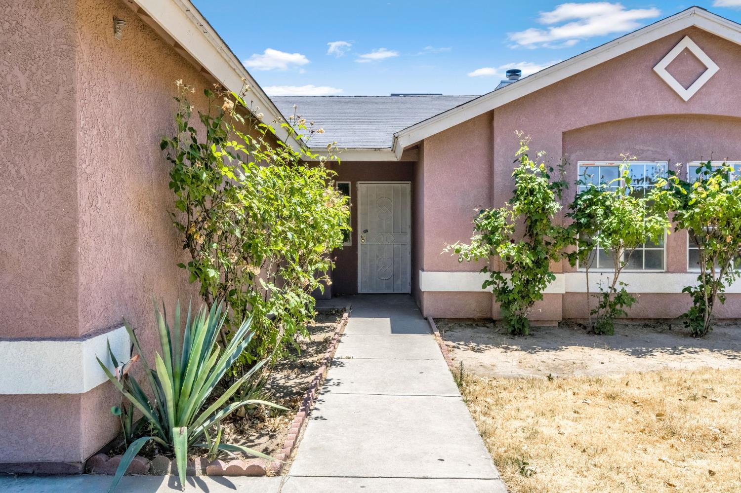 5140 E Belgravia Ave, Fresno, CA 93725